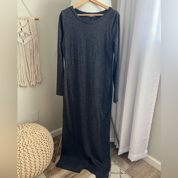 Leith Long Sleeve Maxi Dress | Polyester | Rayon and Spandex Size - Large - Picture 1 of 4